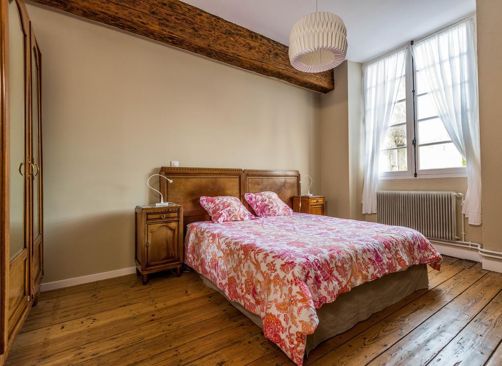 Chambres D'Hotes Le Relais Des Remparts Rions Exteriér fotografie