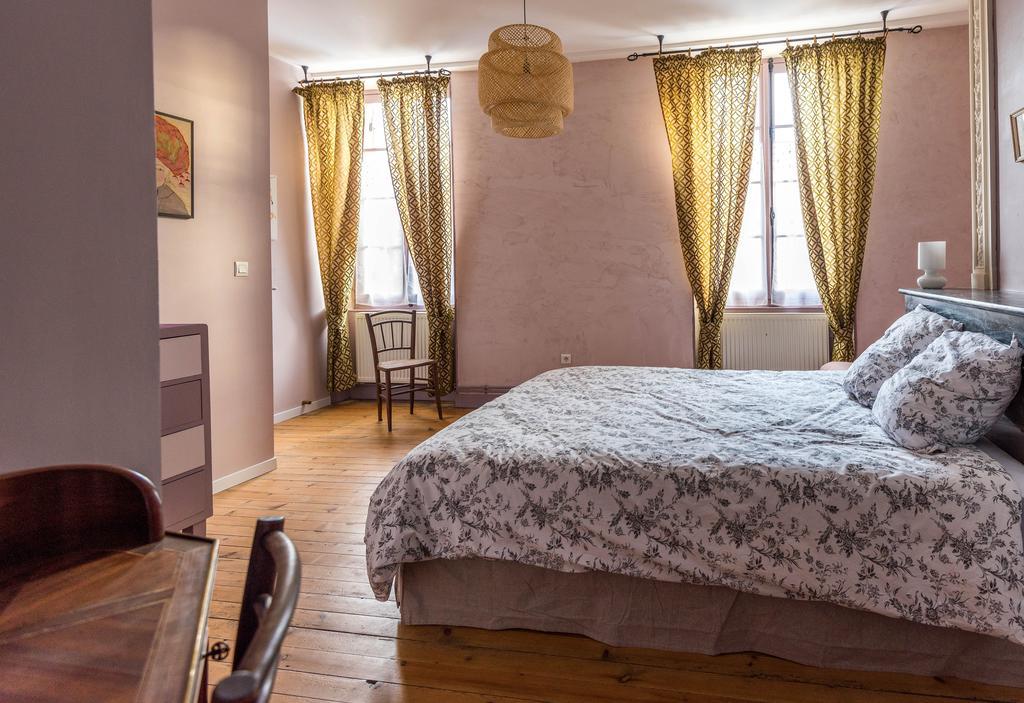 Chambres D'Hotes Le Relais Des Remparts Rions Exteriér fotografie